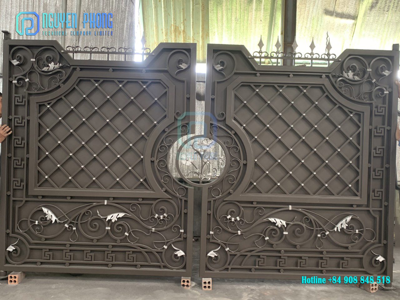 front-gates-wrought-iron-gate-iron-driveway-gates-7.jpg