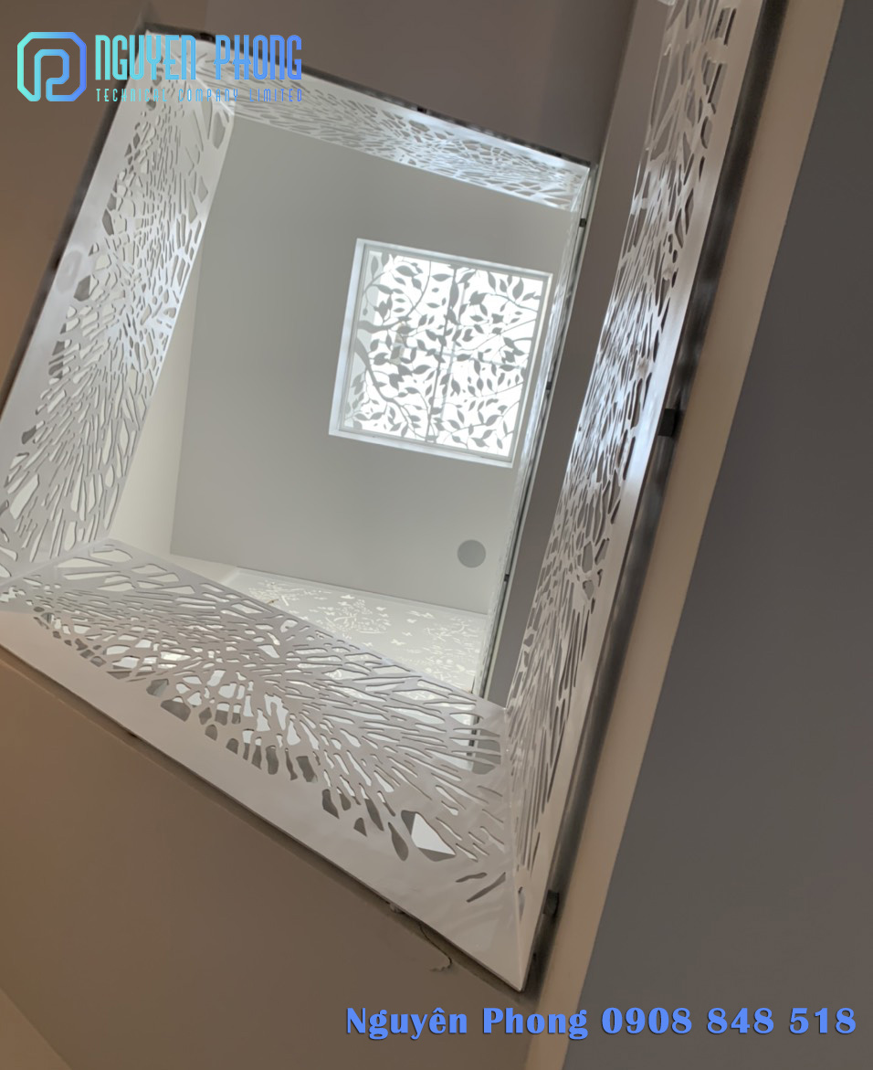 MẶT DỰNG, KHUNG GIẾNG TRỜI, CẦU THANG, VÁCH NGĂN, CỬA ĐI SẮT HOA VĂN CNC – SHOWROOM KIÊN GIANG lan-can-cau-thang-sat-cnc-nguyen-phong23409.jpg
