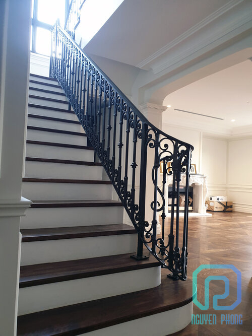 ĐẸP CUỐN HÚT: 45 MẪU CẦU THANG SẮT MỸ THUẬT – CẦU THANG BIỆT THỰ ĐẲNG CẤP luxury-stair-railing-wrought-iron-staircase-railing-from-manufacture-25.jpg