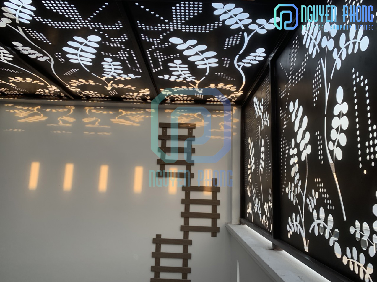 MẶT DỰNG, KHUNG GIẾNG TRỜI, CẦU THANG, VÁCH NGĂN, CỬA ĐI SẮT HOA VĂN CNC – SHOWROOM KIÊN GIANG mat-dung-panel-sat-hoa-van-cnc.jpg