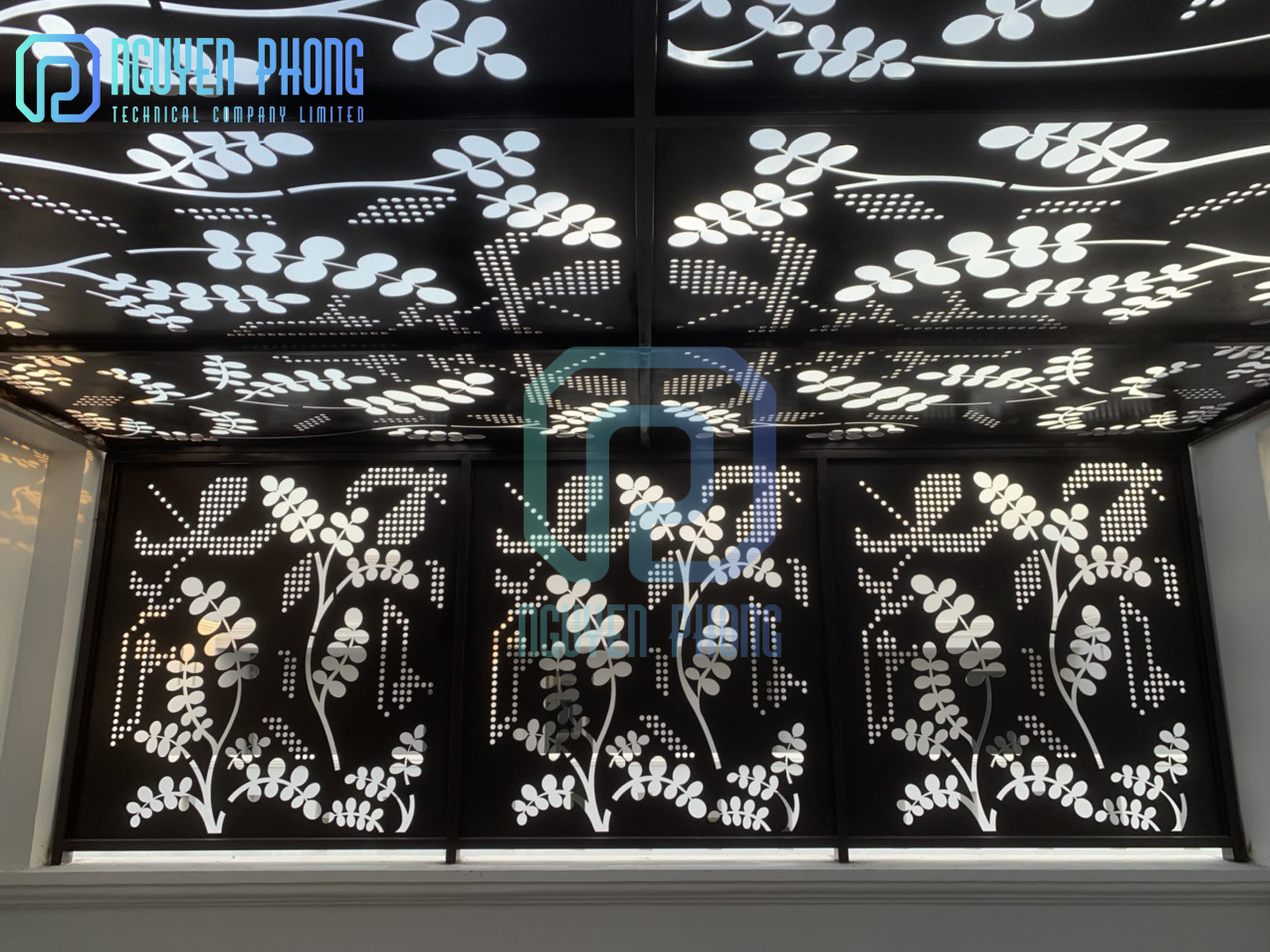 MẶT DỰNG, KHUNG GIẾNG TRỜI, CẦU THANG, VÁCH NGĂN, CỬA ĐI SẮT HOA VĂN CNC – SHOWROOM KIÊN GIANG mat-dung-sat-cnc-trang-tri-nguyen-phong-1.jpg
