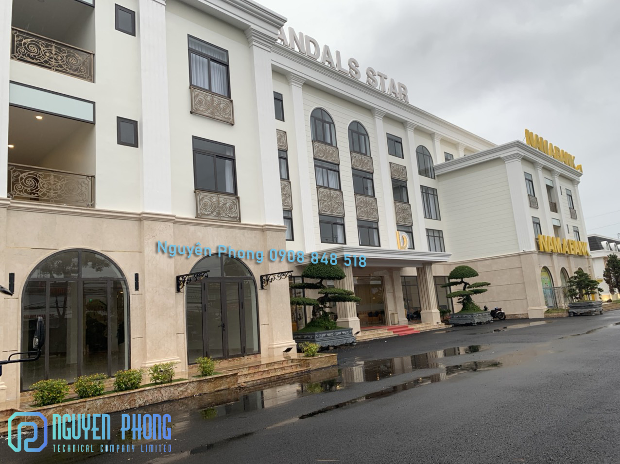 LAN CAN BAN CÔNG, CẦU THANG, MÁI CANOPY SẮT MỸ THUẬT KHÁCH SẠN SANDAL ĐỨC TRỌNG thi-cong-lan-can-ban-cong-CNC-nghe-thuat-nguyen-phong.jpg