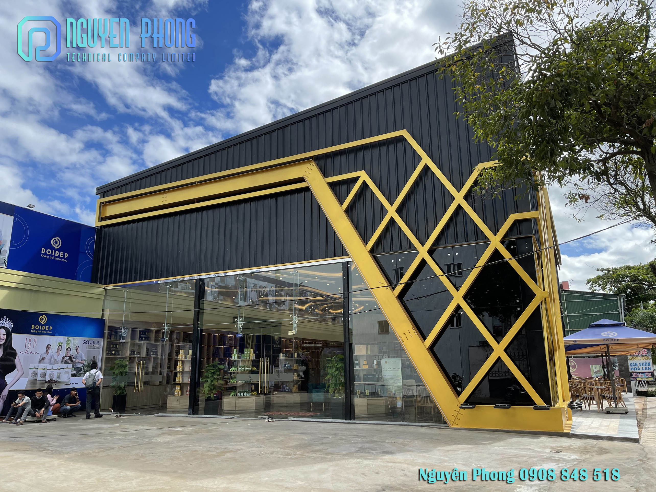 CÔNG TRÌNH MẶT DỰNG THÉP TRANG TRÍ SHOWROOM BẢO LỘC thiet-ke-thi-cong-mat-duang-thep-I-dinh-hinh-cao-cap-ben-dep-nguyen-phong-4.jpg