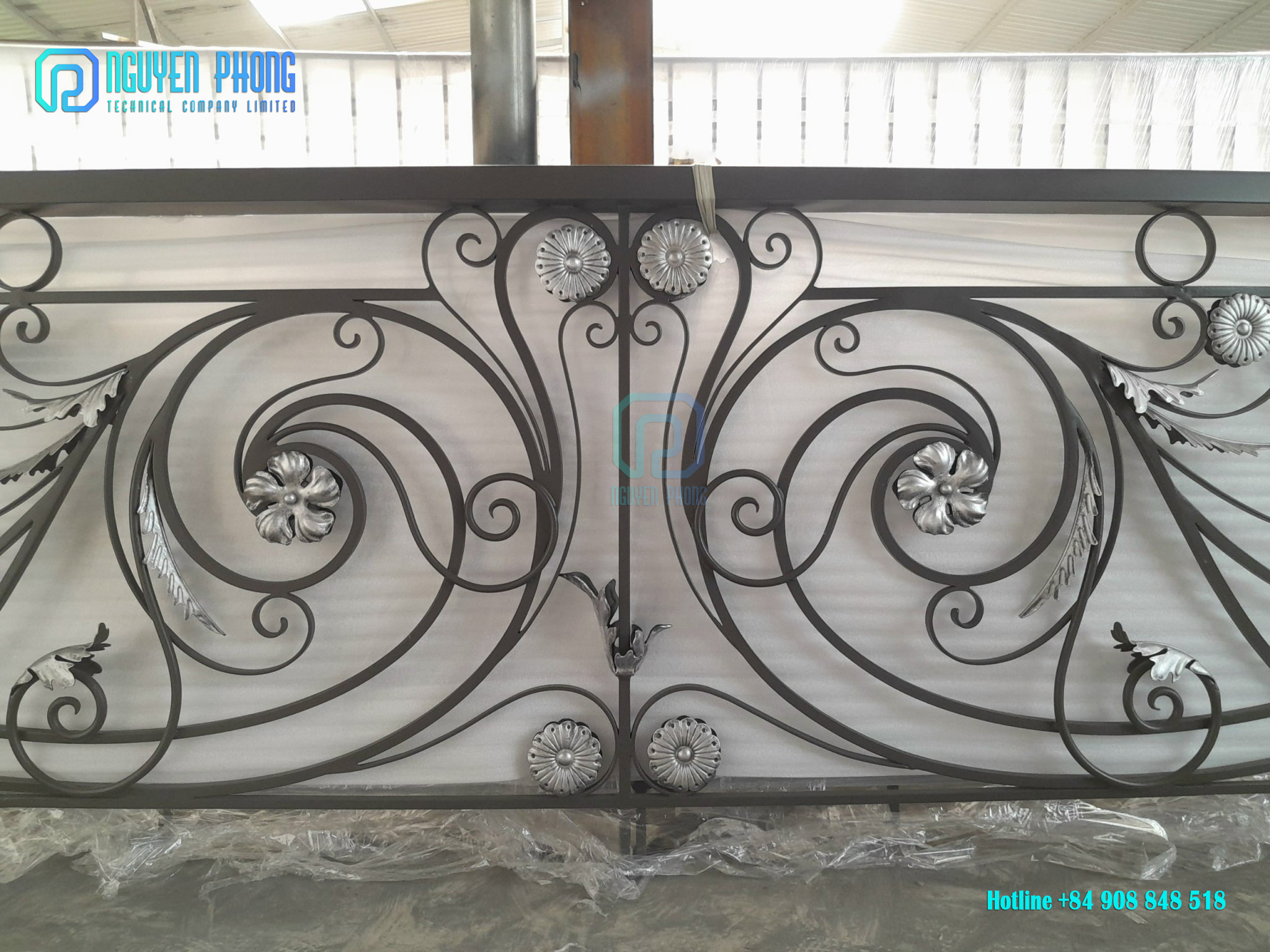 wrought-iron-railing-balconi-railing-balcony-grill-designs-10.jpg