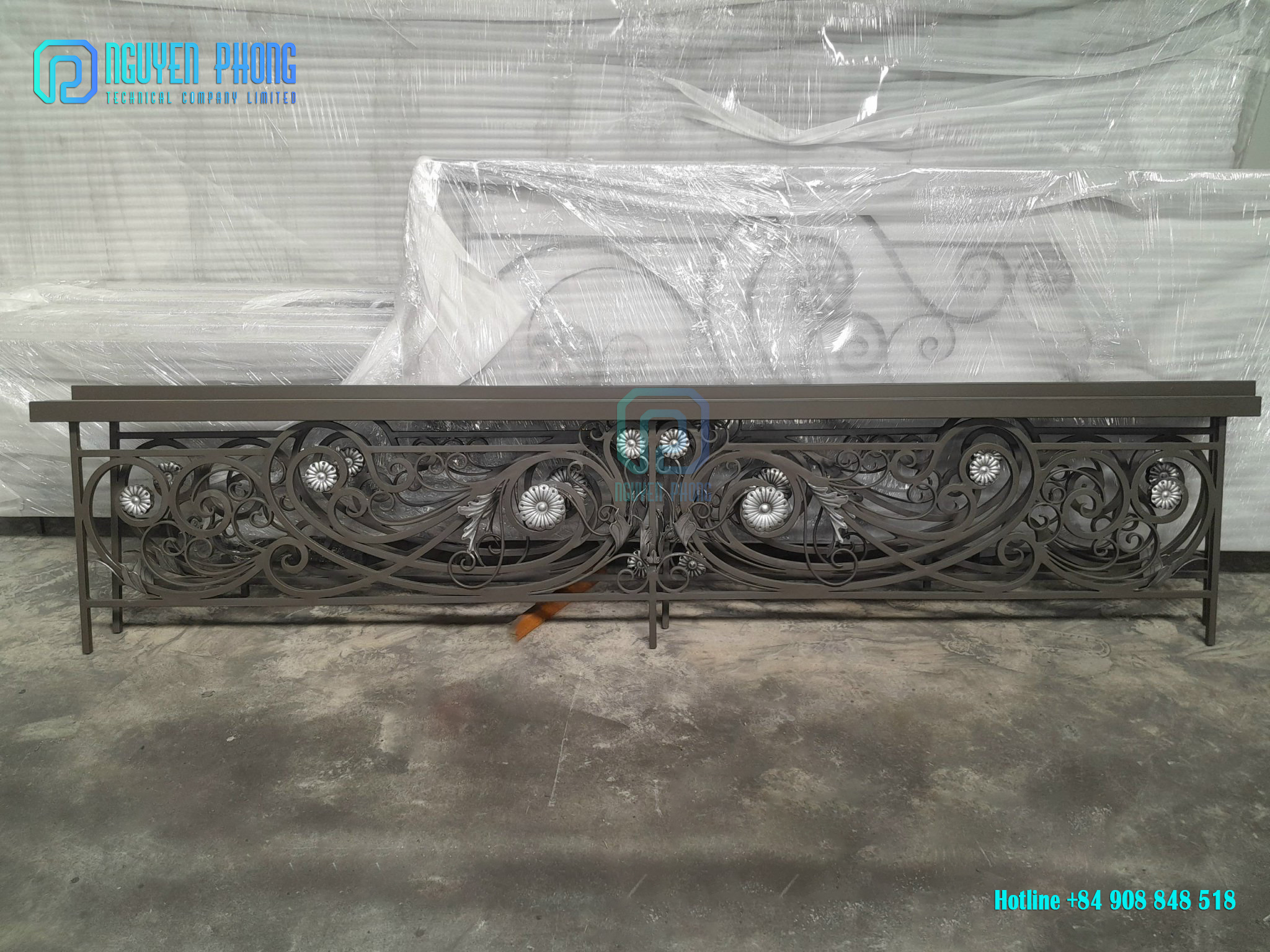 wrought-iron-railing-balconi-railing-balcony-grill-designs-11.jpg