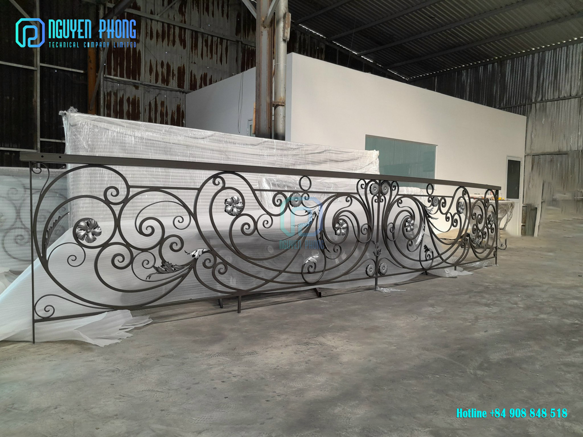 wrought-iron-railing-balconi-railing-balcony-grill-designs-7.jpg
