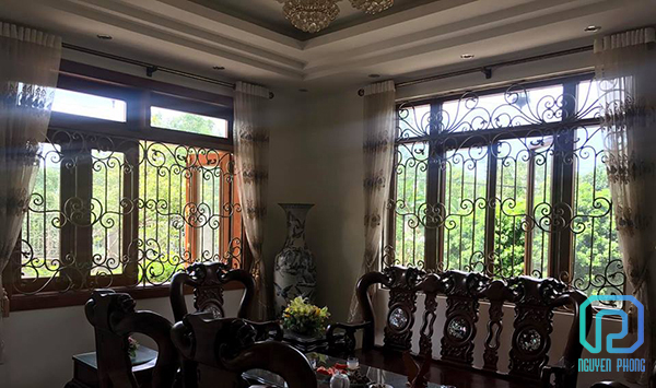 Mẫu khung bảo vệ cửa sổ - hoa sắt cửa sổ đẹp nhất cho biệt thự, nhà phố sang trọng, tinh tế wrought-iron-window-grill-decorative-wrought-iron-grille-5.jpg